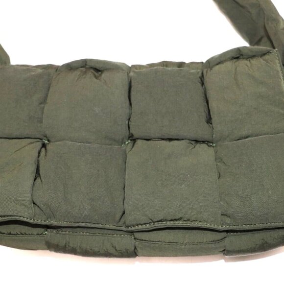 Bottega Veneta Camping Medium Intreccio Nylon Padded Tech Cassette - Picture 6 of 14